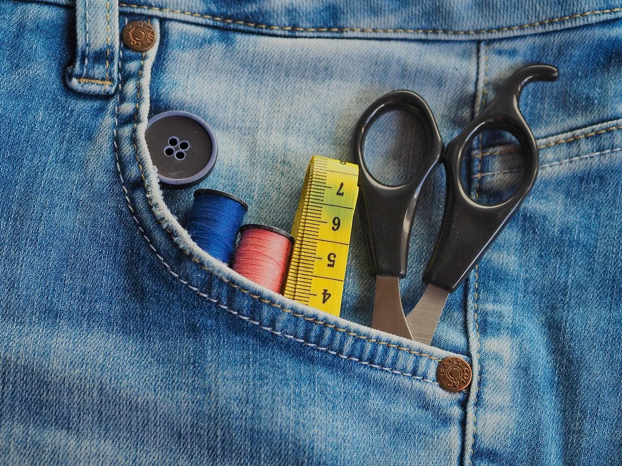 줄자로 벽 측정